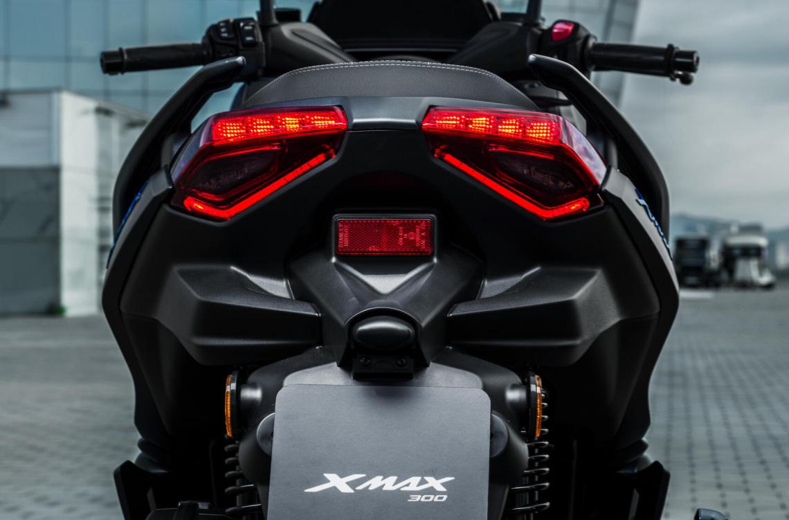 XMAX 300